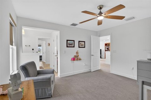 House in Punta Gorda, Florida 5 bedrooms, 430.69 sq.m. № 2119030 - photo 17