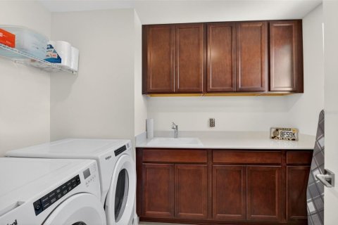 House in Punta Gorda, Florida 5 bedrooms, 430.69 sq.m. № 2119030 - photo 30