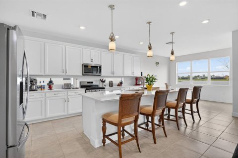 House in Punta Gorda, Florida 5 bedrooms, 430.69 sq.m. № 2119030 - photo 8