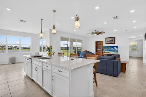 House in Punta Gorda, Florida 5 bedrooms, 430.69 sq.m. № 2119030 - photo 10