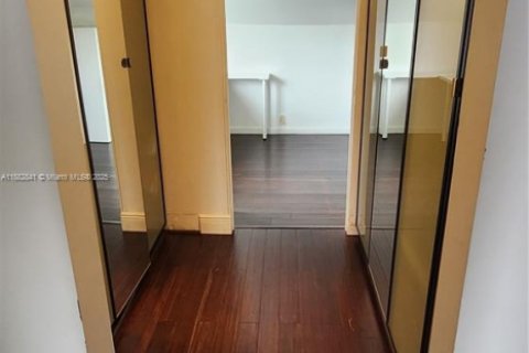 House in Cooper City, Florida 4 bedrooms, 228.17 sq.m. № 1931966 - photo 12