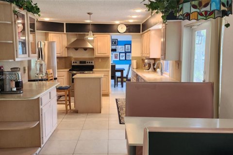 House in Cooper City, Florida 4 bedrooms, 228.17 sq.m. № 1931966 - photo 7