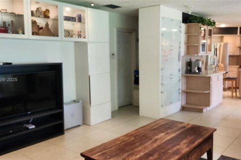 House in Cooper City, Florida 4 bedrooms, 228.17 sq.m. № 1931966 - photo 5