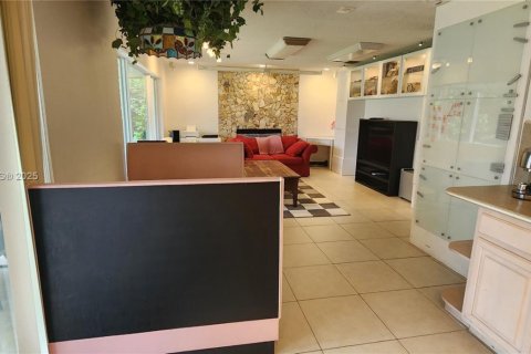 House in Cooper City, Florida 4 bedrooms, 228.17 sq.m. № 1931966 - photo 6