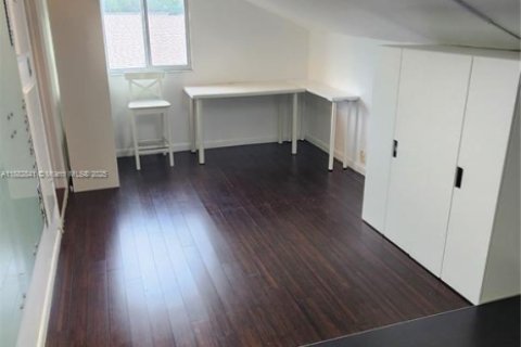 House in Cooper City, Florida 4 bedrooms, 228.17 sq.m. № 1931966 - photo 13