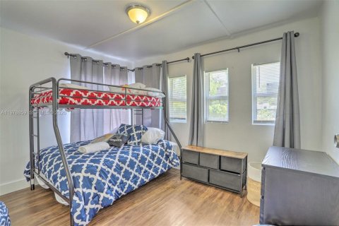 Villa ou maison à louer à Miami, Floride: 2 chambres, 66.89 m2 № 2046099 - photo 14