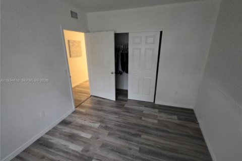 Снять в аренду кондоминиум в Норт-Лодердейл, Флорида 3 спальни, 144.28м2, № 1998381 - фото 28