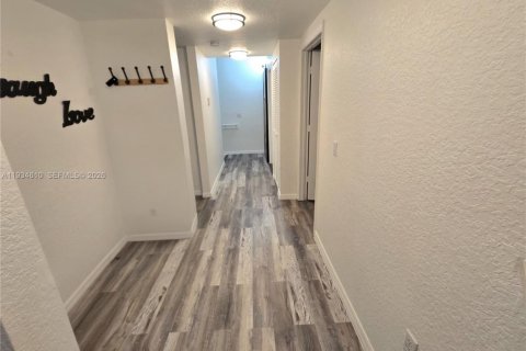 Снять в аренду кондоминиум в Норт-Лодердейл, Флорида 3 спальни, 144.28м2, № 1998381 - фото 23