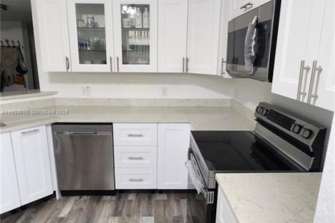 Copropriété à louer à North Lauderdale, Floride: 3 chambres, 144.28 m2 № 1998381 - photo 11