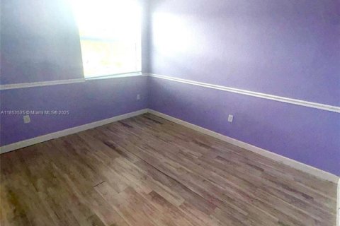 Casa en venta en Homestead, Florida, 5 dormitorios, 201.6 m2 № 1871971 - foto 3