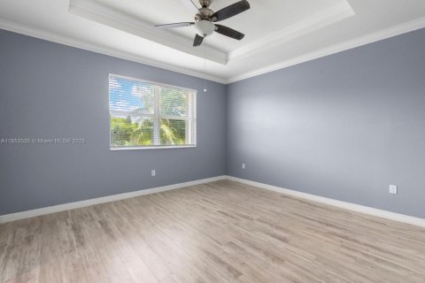 Casa en venta en Homestead, Florida, 5 dormitorios, 201.6 m2 № 1871971 - foto 13