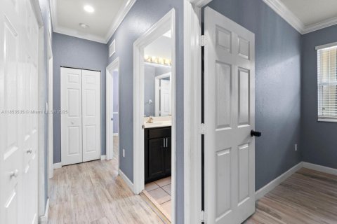 Casa en venta en Homestead, Florida, 5 dormitorios, 201.6 m2 № 1871971 - foto 17