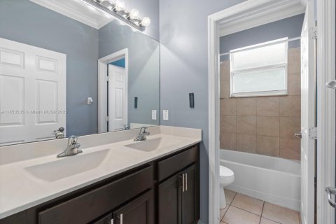 Casa en venta en Homestead, Florida, 5 dormitorios, 201.6 m2 № 1871971 - foto 20