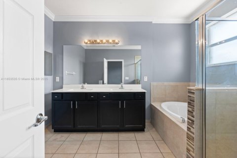 Casa en venta en Homestead, Florida, 5 dormitorios, 201.6 m2 № 1871971 - foto 16