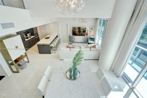 Copropriété à vendre à Miami, Floride: 2 chambres, 146.69 m2 № 1948224 - photo 12