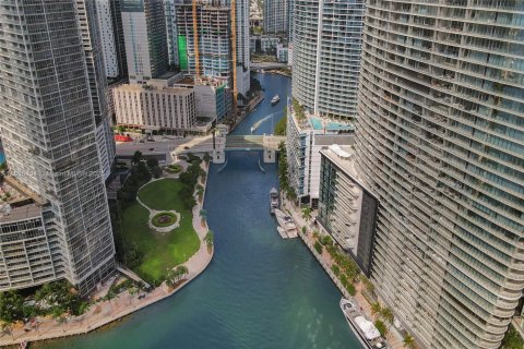 Copropriété à vendre à Miami, Floride: 2 chambres, 146.69 m2 № 1948224 - photo 13