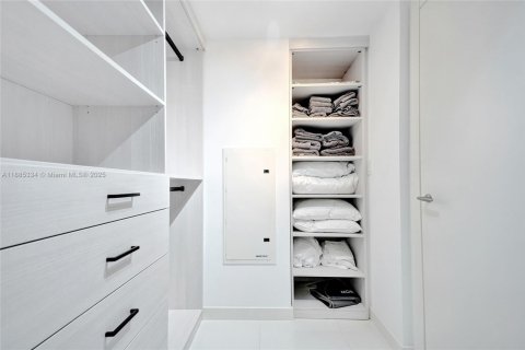 Copropriété à vendre à Miami, Floride: 2 chambres, 146.69 m2 № 1948224 - photo 26