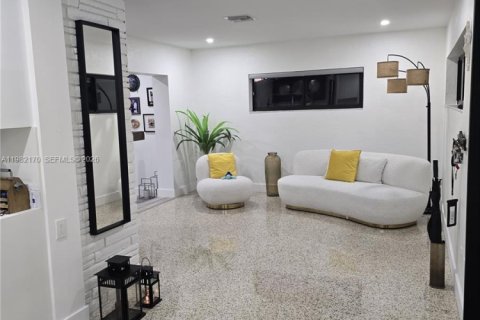 Villa ou maison à vendre à Cutler Bay, Floride: 3 chambres № 2045441 - photo 5