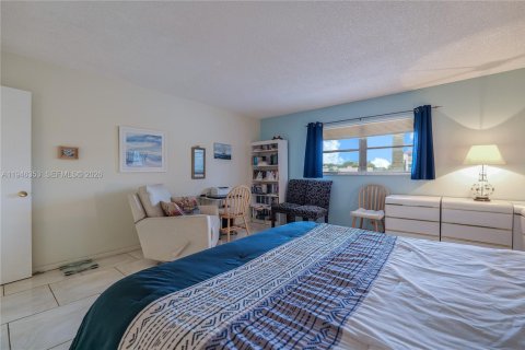 Condo in Lauderhill, Florida, 1 bedroom  № 2068830 - photo 14
