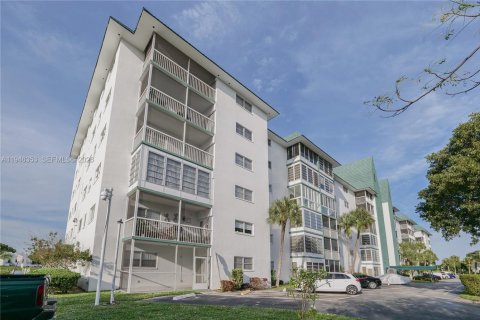 Condo in Lauderhill, Florida, 1 bedroom  № 2068830 - photo 27