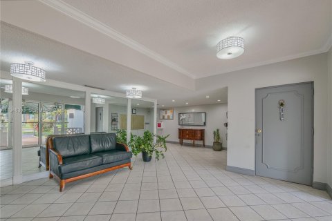 Condo in Lauderhill, Florida, 1 bedroom  № 2068830 - photo 22
