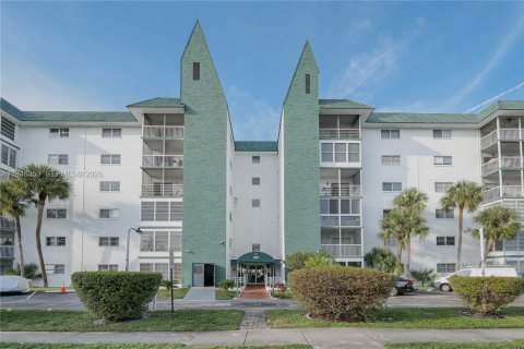 Condo in Lauderhill, Florida, 1 bedroom  № 2068830 - photo 24