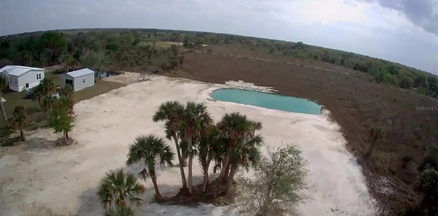 Land in Okeechobee, Florida № 1883228