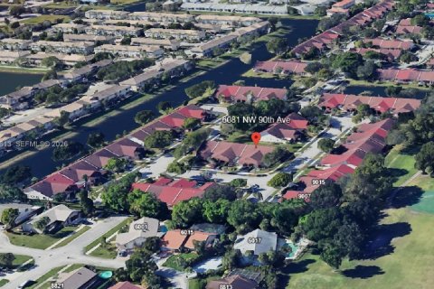 House in Tamarac, Florida 2 bedrooms, 104.89 sq.m. № 1896817 - photo 24