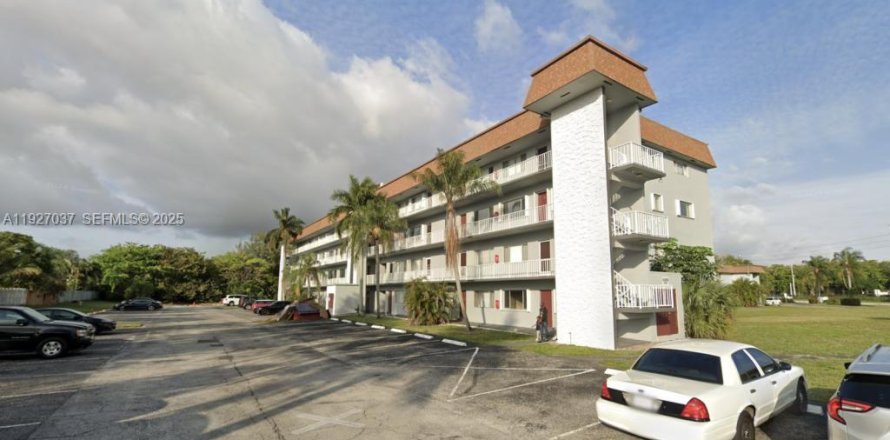 Кондоминиум с 1 спальней в Лейк-Уорт, Флорида № 1985960