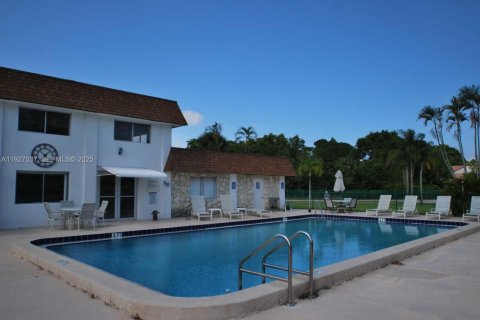 Снять в аренду кондоминиум в Лейк-Уорт, Флорида 1 спальня, 50.17м2, № 1985960 - фото 21