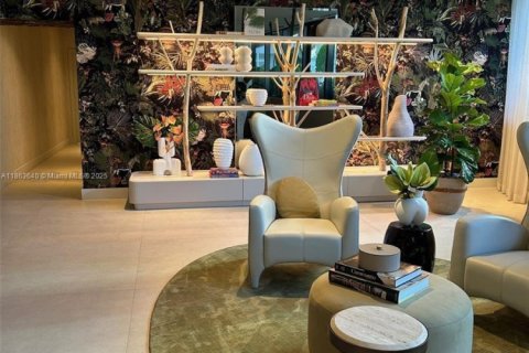 Condominio en alquiler en Miami, Florida, 2 dormitorios, 143.53 m2 № 1891510 - foto 17