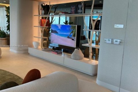 Condominio en alquiler en Miami, Florida, 2 dormitorios, 143.53 m2 № 1891510 - foto 24