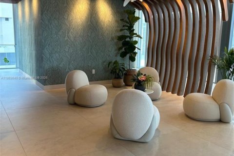 Condominio en alquiler en Miami, Florida, 2 dormitorios, 143.53 m2 № 1891510 - foto 18