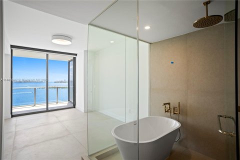 Condominio en alquiler en Miami, Florida, 2 dormitorios, 143.53 m2 № 1891510 - foto 11