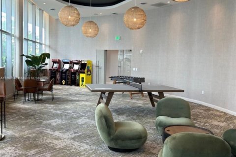 Condominio en alquiler en Miami, Florida, 2 dormitorios, 143.53 m2 № 1891510 - foto 25