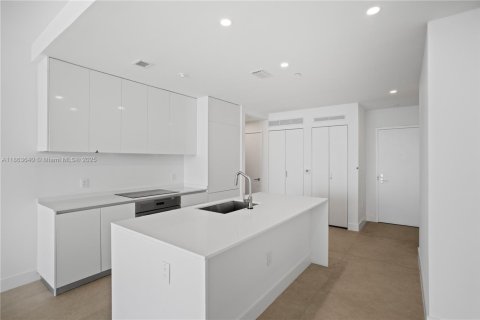 Condominio en alquiler en Miami, Florida, 2 dormitorios, 143.53 m2 № 1891510 - foto 7