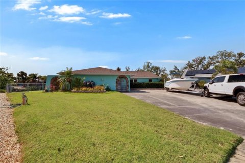 House in Apollo Beach, Florida 4 bedrooms, 238.39 sq.m. № 1679260 - photo 3