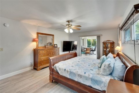 House in Apollo Beach, Florida 4 bedrooms, 238.39 sq.m. № 1679260 - photo 17