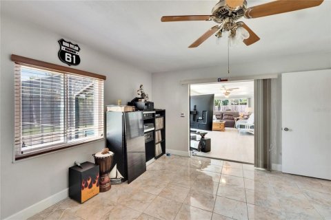 House in Apollo Beach, Florida 4 bedrooms, 238.39 sq.m. № 1679260 - photo 30