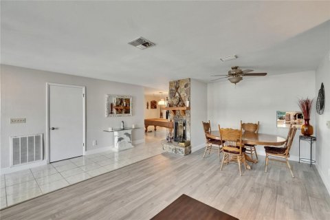 House in Apollo Beach, Florida 4 bedrooms, 238.39 sq.m. № 1679260 - photo 15