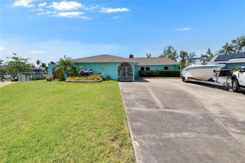 House in Apollo Beach, Florida 4 bedrooms, 238.39 sq.m. № 1679260 - photo 7
