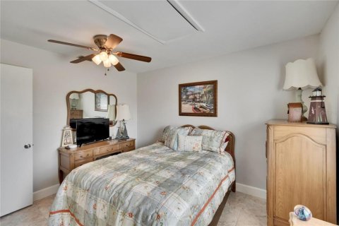 House in Apollo Beach, Florida 4 bedrooms, 238.39 sq.m. № 1679260 - photo 22