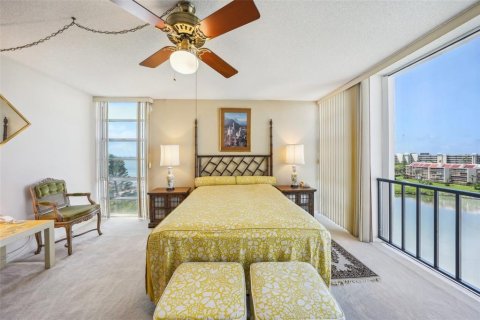 Condo in South Pasadena, Florida, 3 bedrooms  № 1829756 - photo 22
