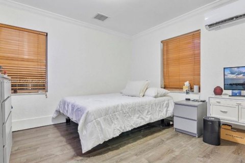 Casa en venta en Hollywood, Florida, 4 dormitorios, 173.54 m2 № 2077914 - foto 18