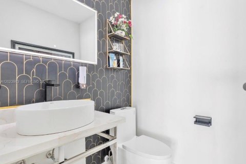 Casa en venta en Hollywood, Florida, 4 dormitorios, 173.54 m2 № 2077914 - foto 13