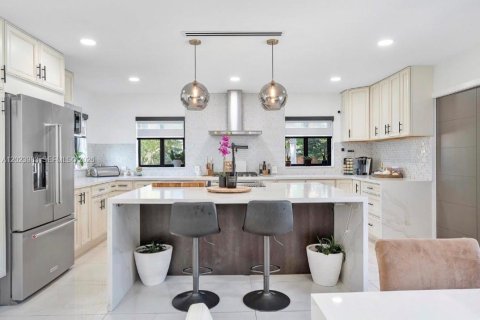Casa en venta en Hollywood, Florida, 4 dormitorios, 173.54 m2 № 2077914 - foto 8