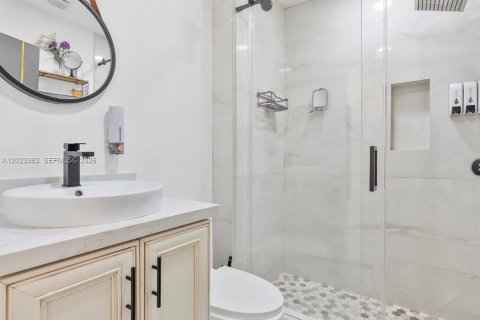 Casa en venta en Hollywood, Florida, 4 dormitorios, 173.54 m2 № 2077914 - foto 15
