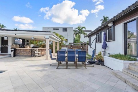 Casa en venta en Hollywood, Florida, 4 dormitorios, 173.54 m2 № 2077914 - foto 26