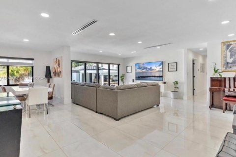 Casa en venta en Hollywood, Florida, 4 dormitorios, 173.54 m2 № 2077914 - foto 20