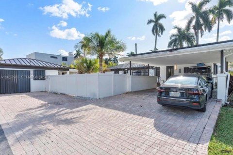 Casa en venta en Hollywood, Florida, 4 dormitorios, 173.54 m2 № 2077914 - foto 29